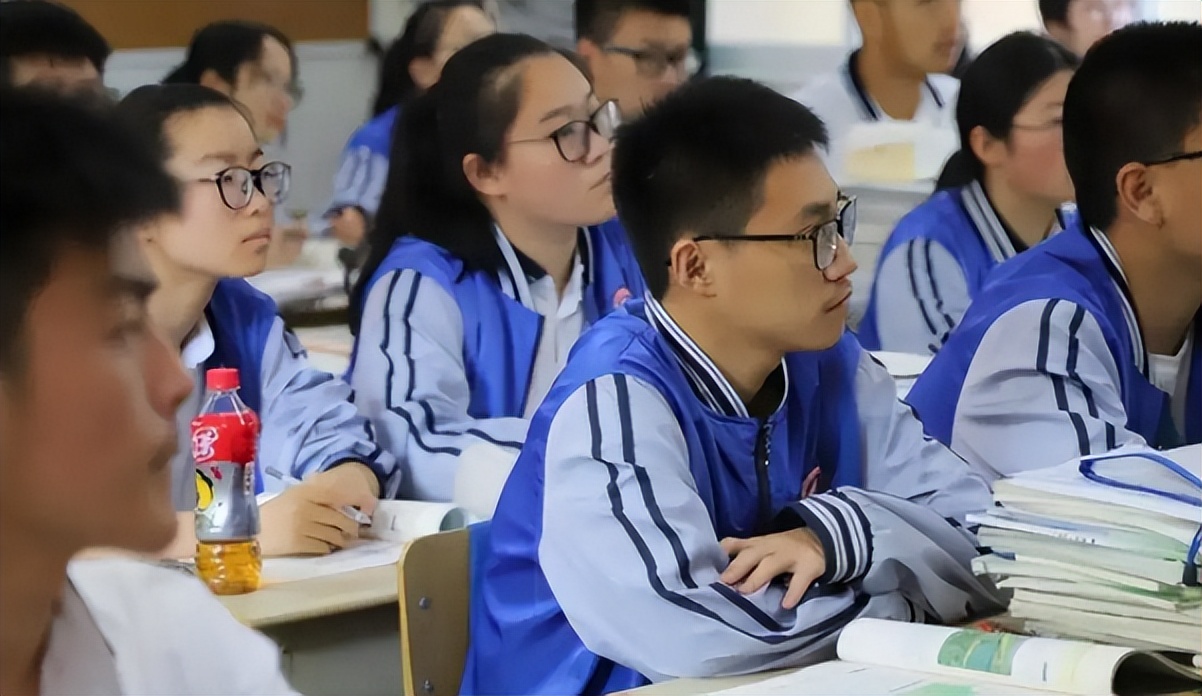 “就算取消分流，职高生也难考上大学”，大学教授一番话道尽现实