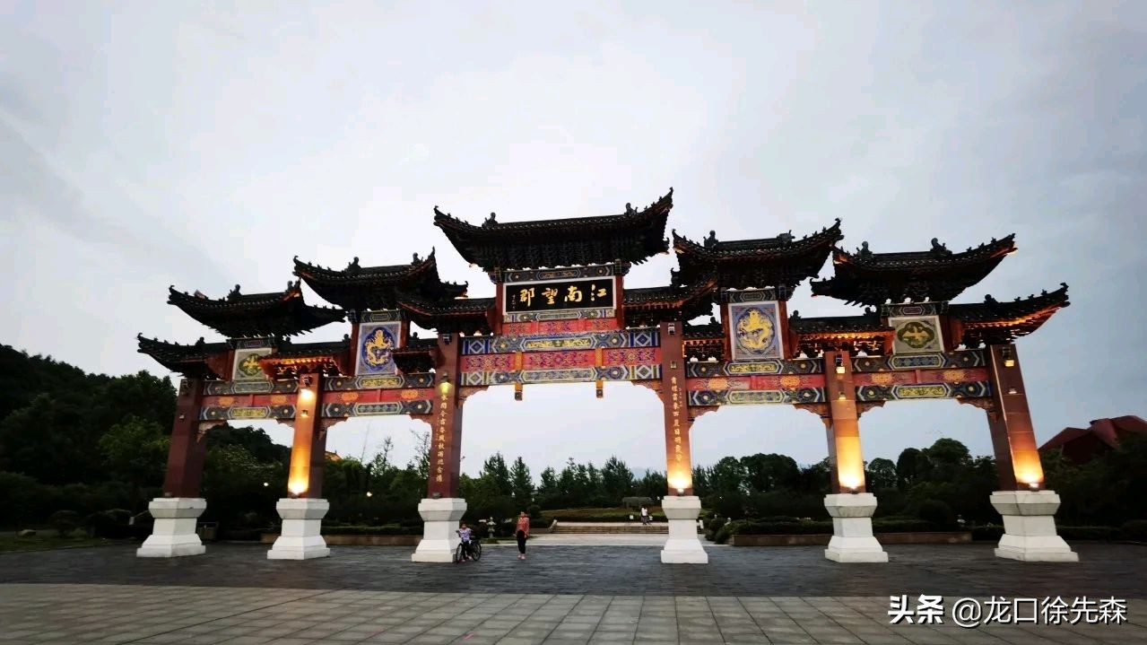 它位于江西吉安，环境优美，景色宜人，是江西十大新旅游区之一