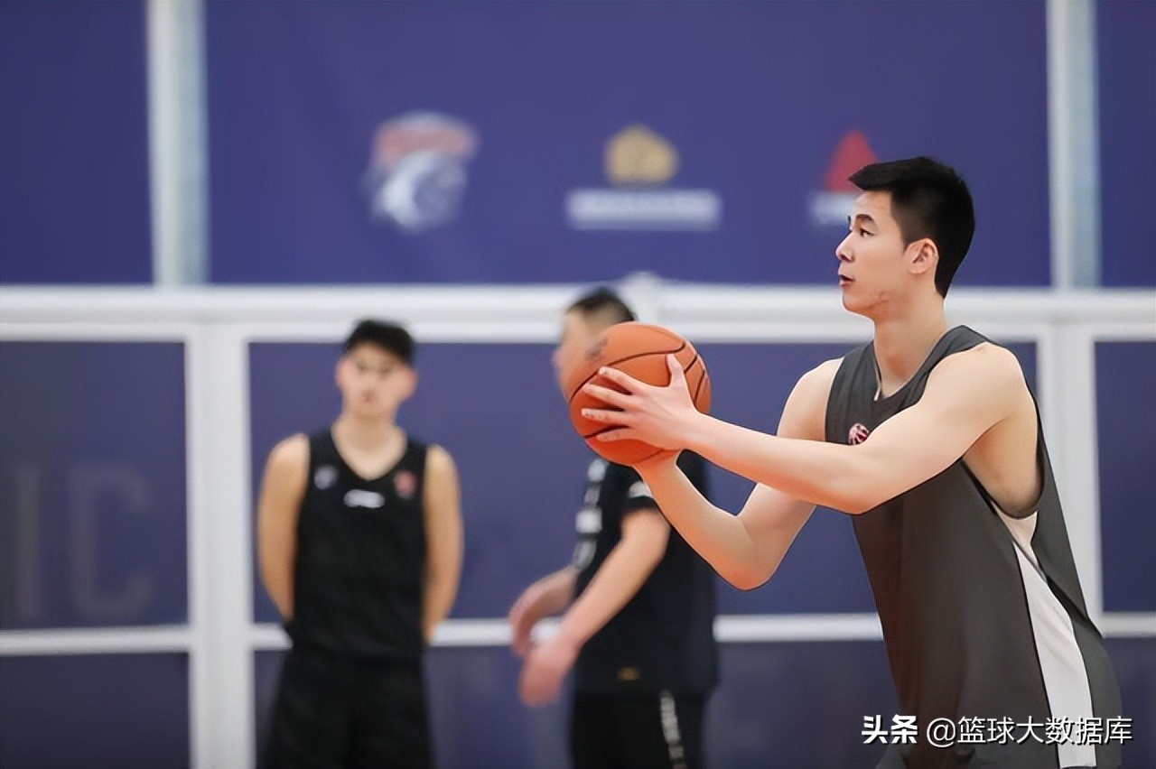 NBA还有中国人吗(正式确定！四名中国球员全部落选NBA，下赛季或都回CBA打球)