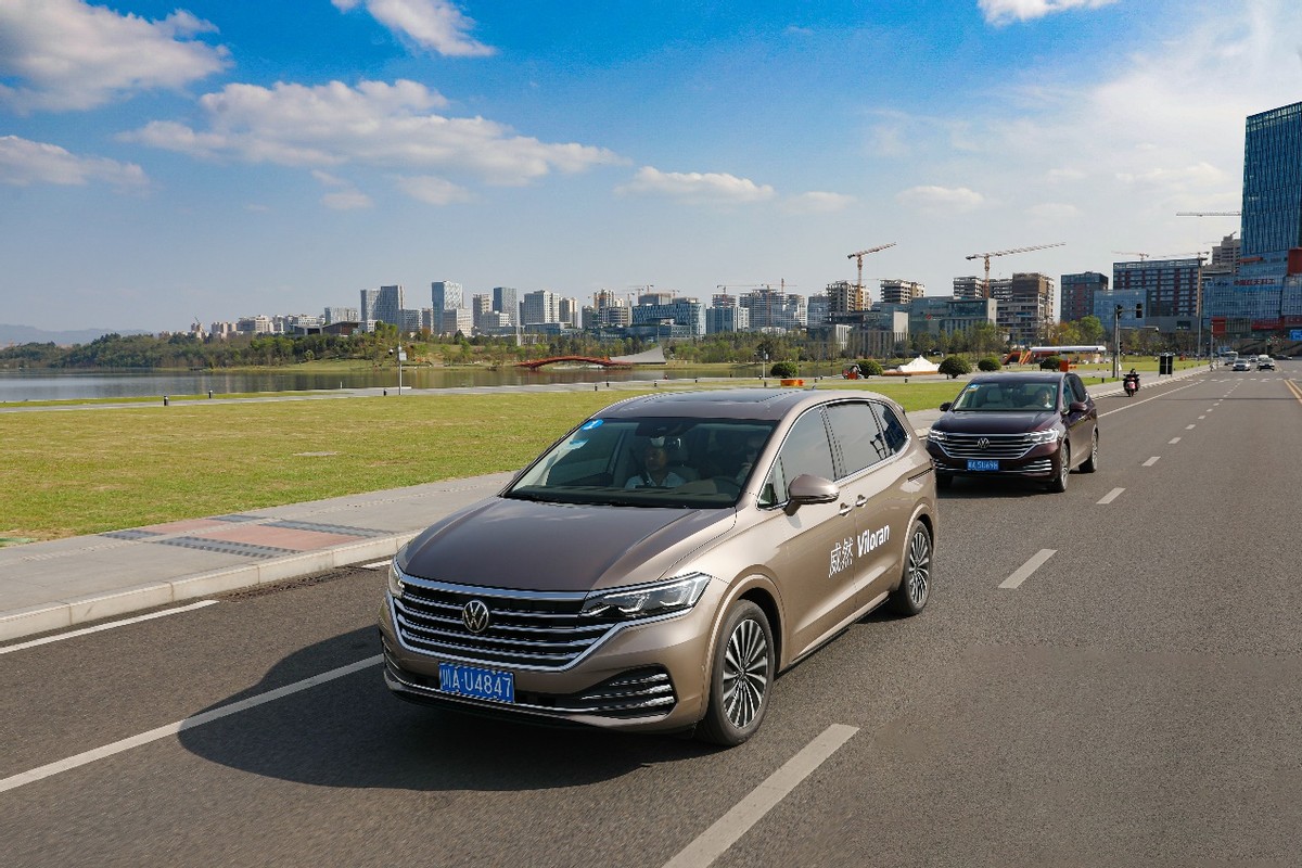 更好看，更好坐，也更好开 试驾豪华大7座MPV新威然