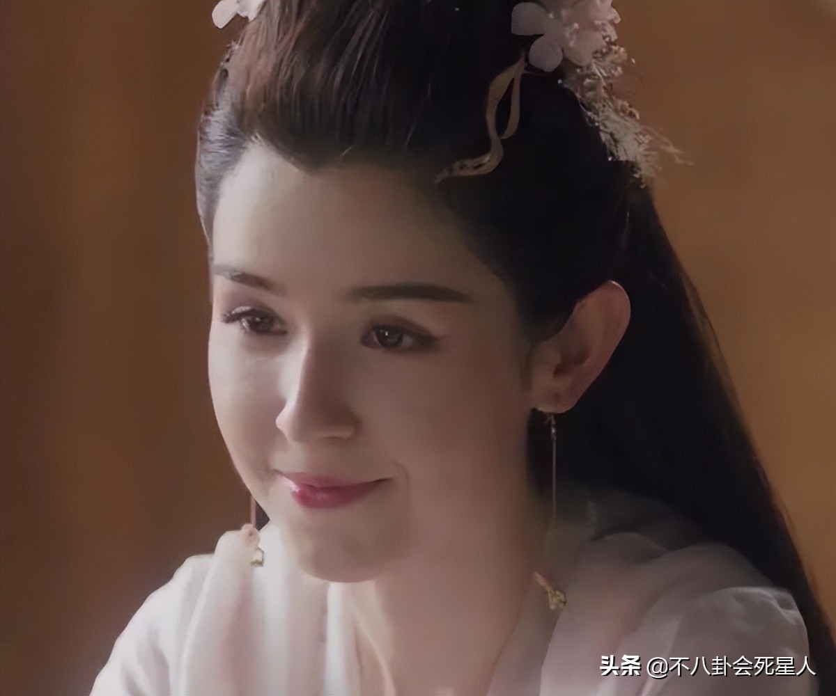 娱乐圈“一眼美人”太多了，全靠妆容造型加持，样貌缺点很明显