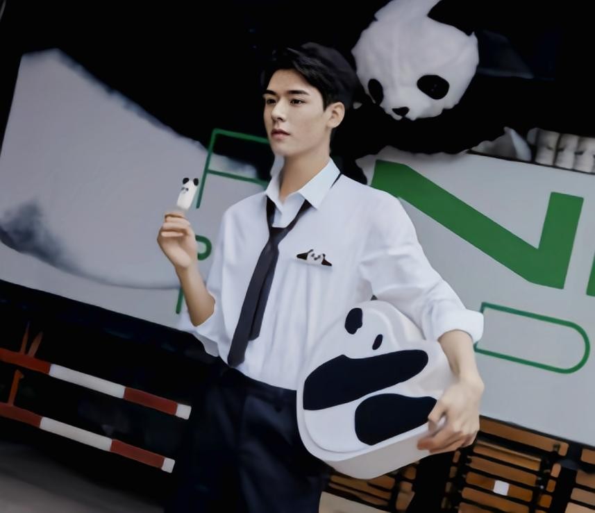 穿“白衬衫”的10位男星，个个“白衣胜雪”，气质干净