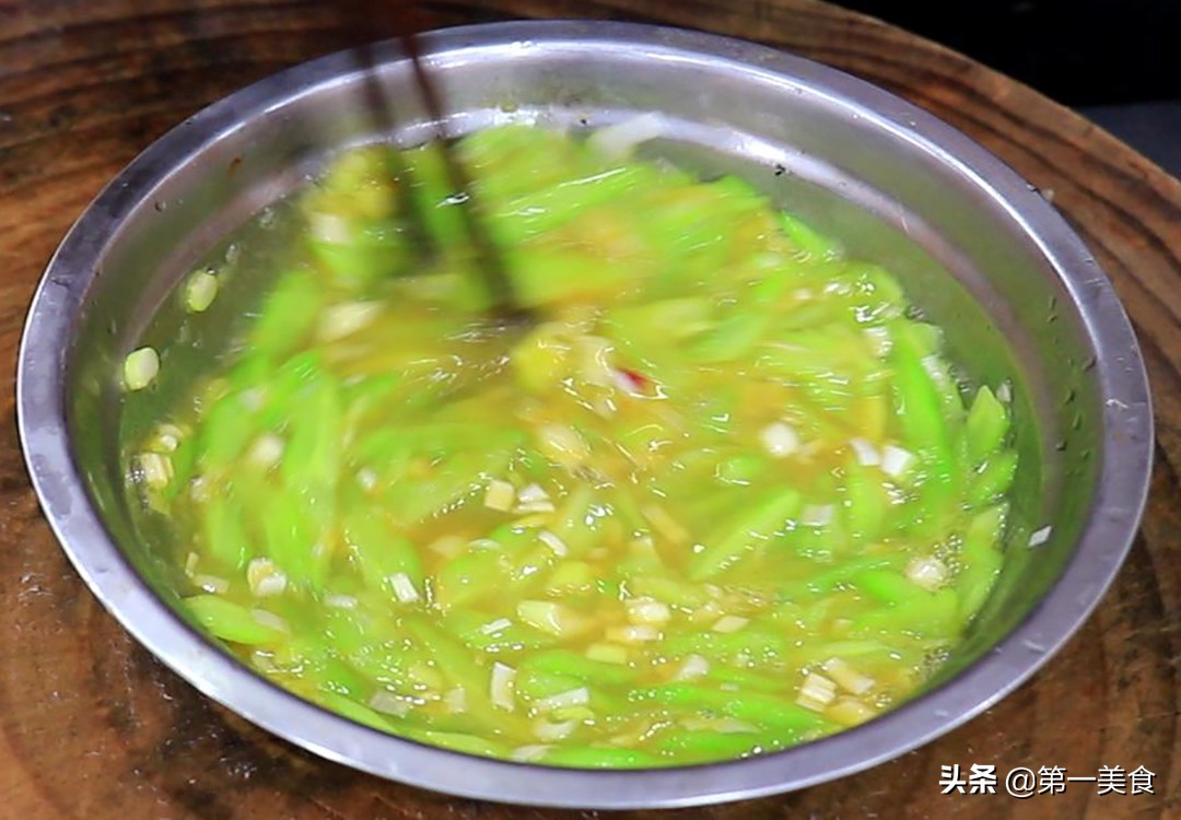 建议老年人：生活别太节俭，这6种食物该吃就吃，越吃越健康