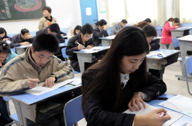 5类工作和英语四六级挂钩，不通过考试会影响就业，大学生要清楚