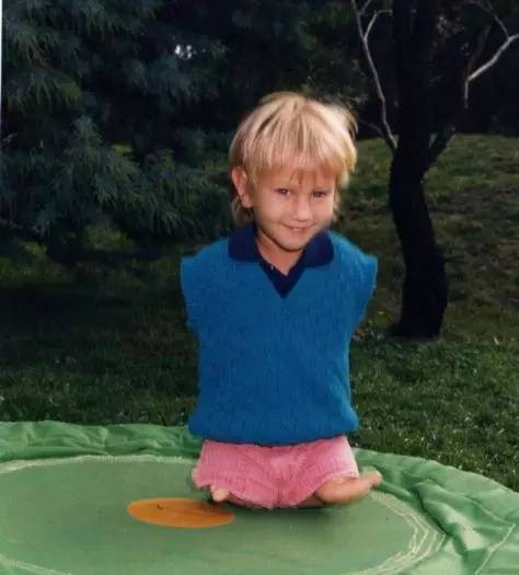 天生没有四肢,却娶娇妻5年生4娃的尼克·胡哲,是怎么做到的