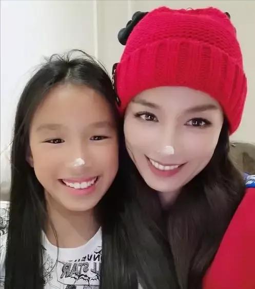 男帅女美的大明星，为什么他们的儿女惨遭基因突变长成这样啊