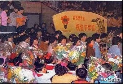 离异干部娶了女教员，婚礼上很动情：我要像保护眼睛一样保护英子