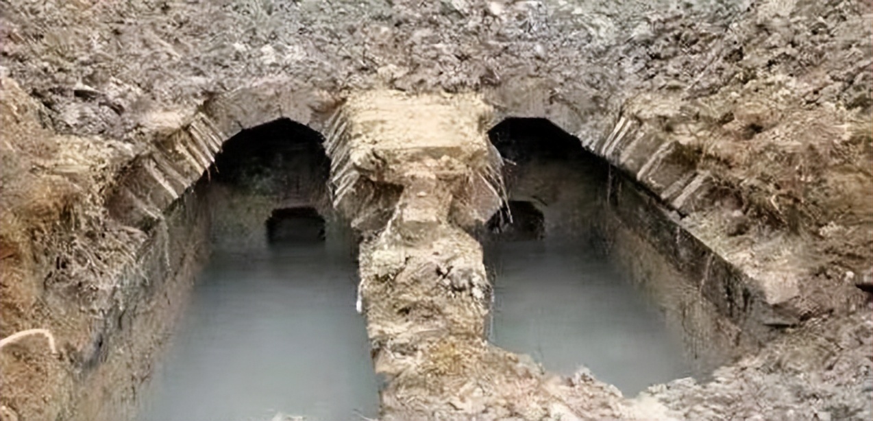 60年代，江苏出土父女合葬古墓，意外发现900枚分装红色“仙丹”