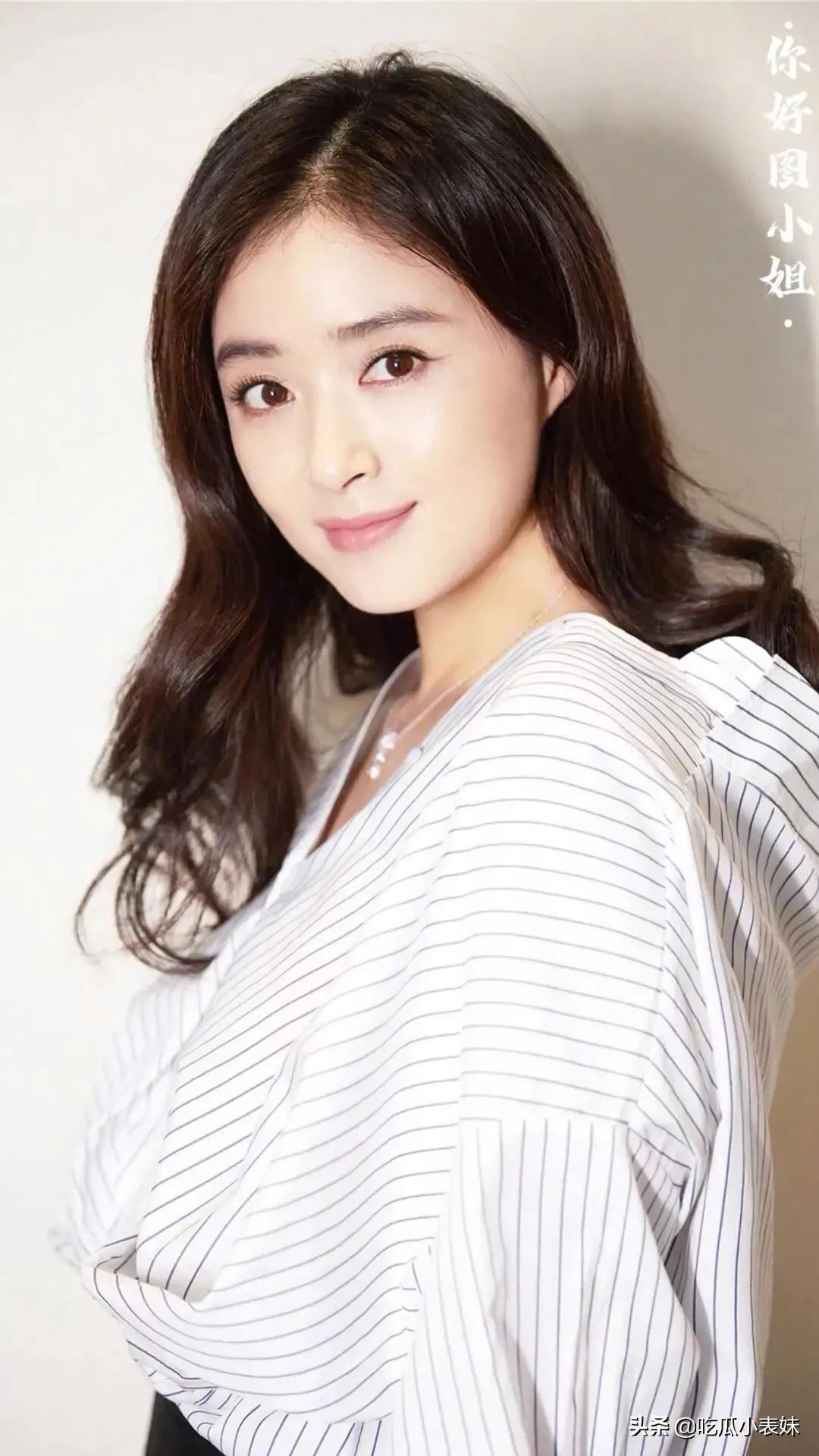 蒋欣，成熟之美，很有气质
