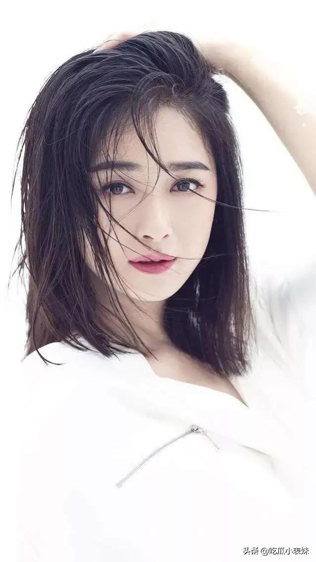 蒋欣，成熟之美，很有气质