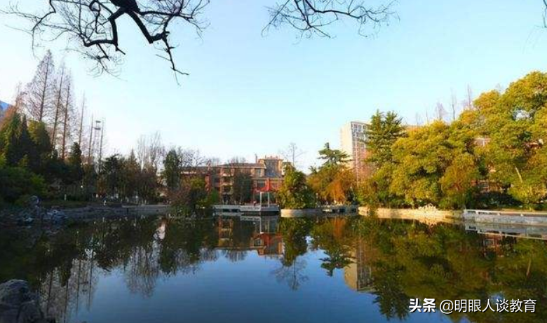 安徽大学庆祝顺利通过双一流，安大学子看后，表示高兴不起来