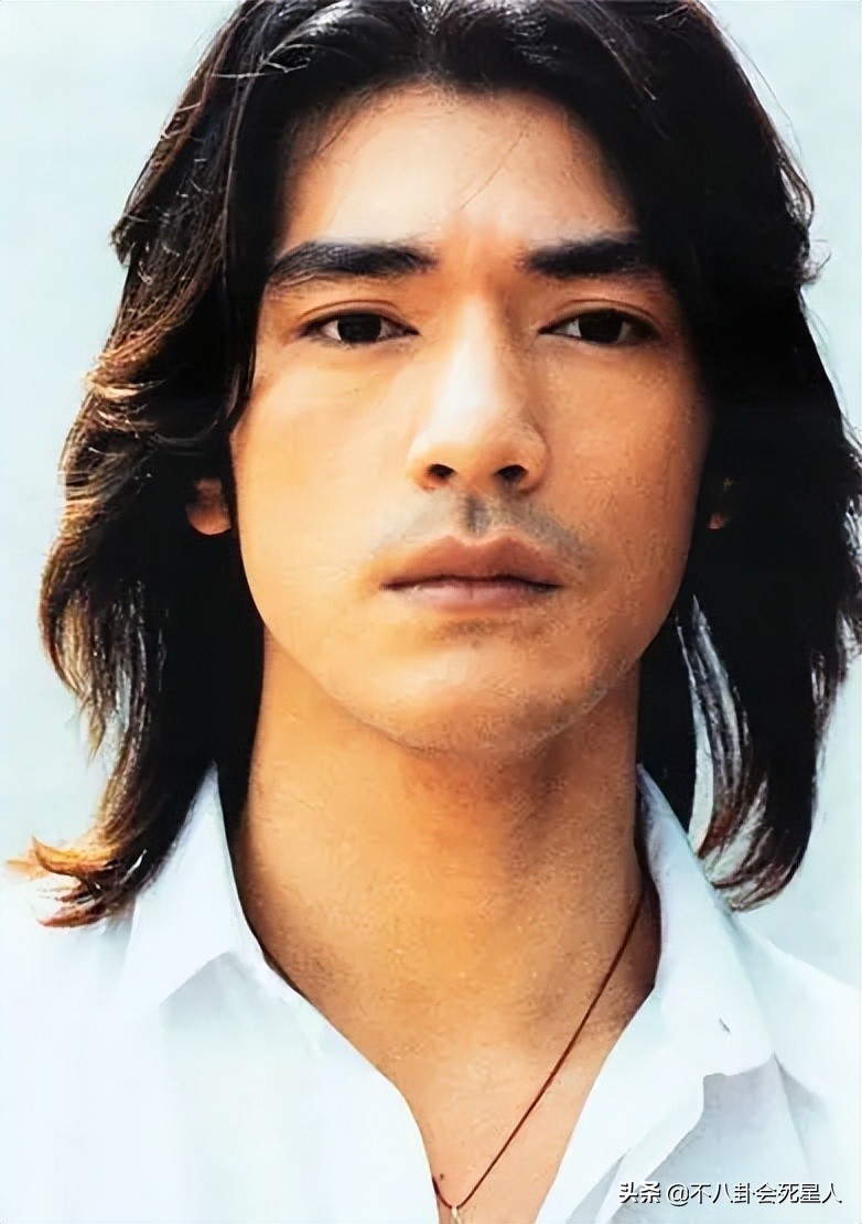 10位港台长发男星，郑伊健帅气逼人，伍佰气质狂放不羁