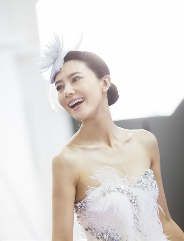 不愧是当年的国民女神高圆圆啊