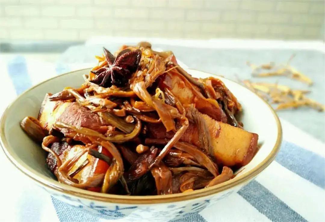 圖片[5]-【黃花菜燉肉】做法步驟圖 美味下飯 孩子們都搶著-起舞食譜網(wǎng)