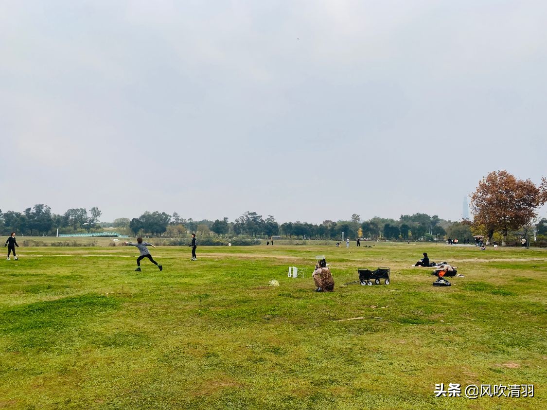 成都排名前5的公园，最小也有1800亩，西边和北边没上榜一个