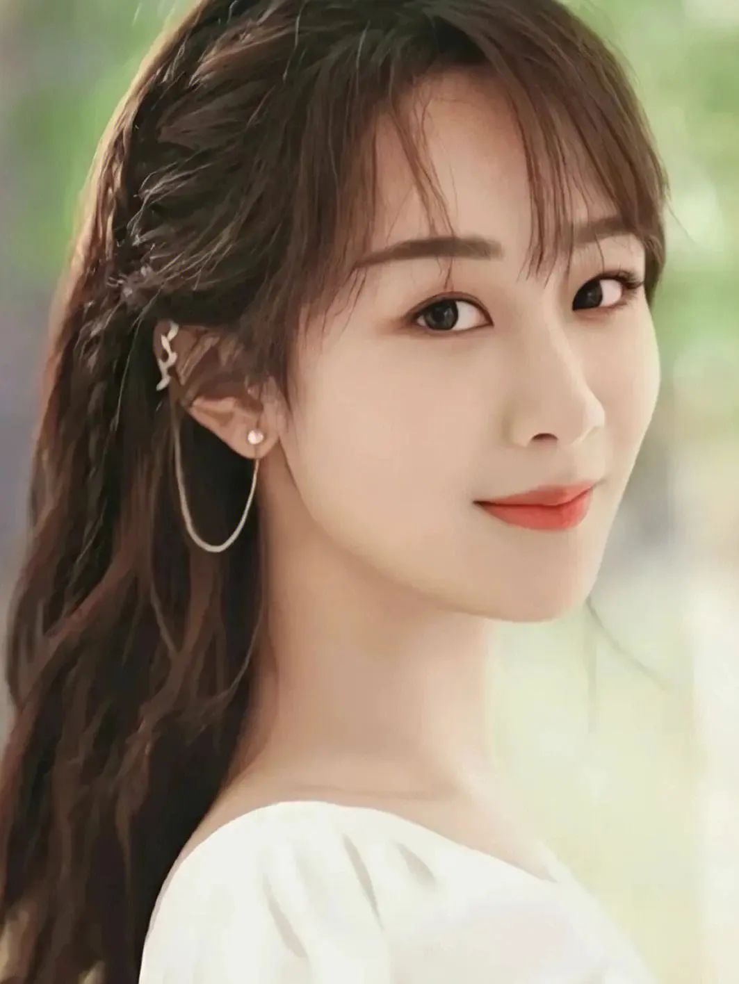 被老天赏土吃的杨紫,事实证明,她已走上女演员的另一条路