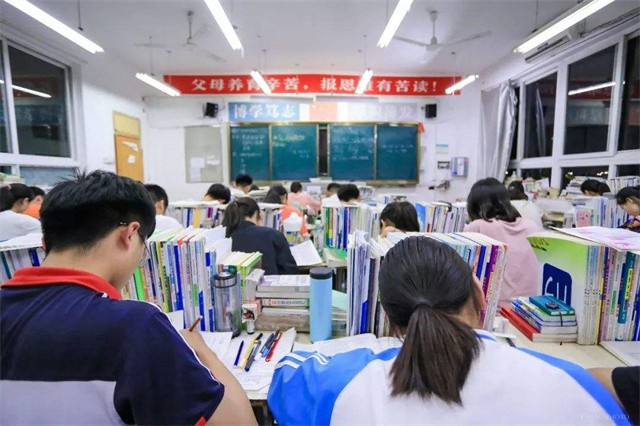 四川寒门学子罗贵平：高考603分进西南交大，到冰棺厂打工凑学费