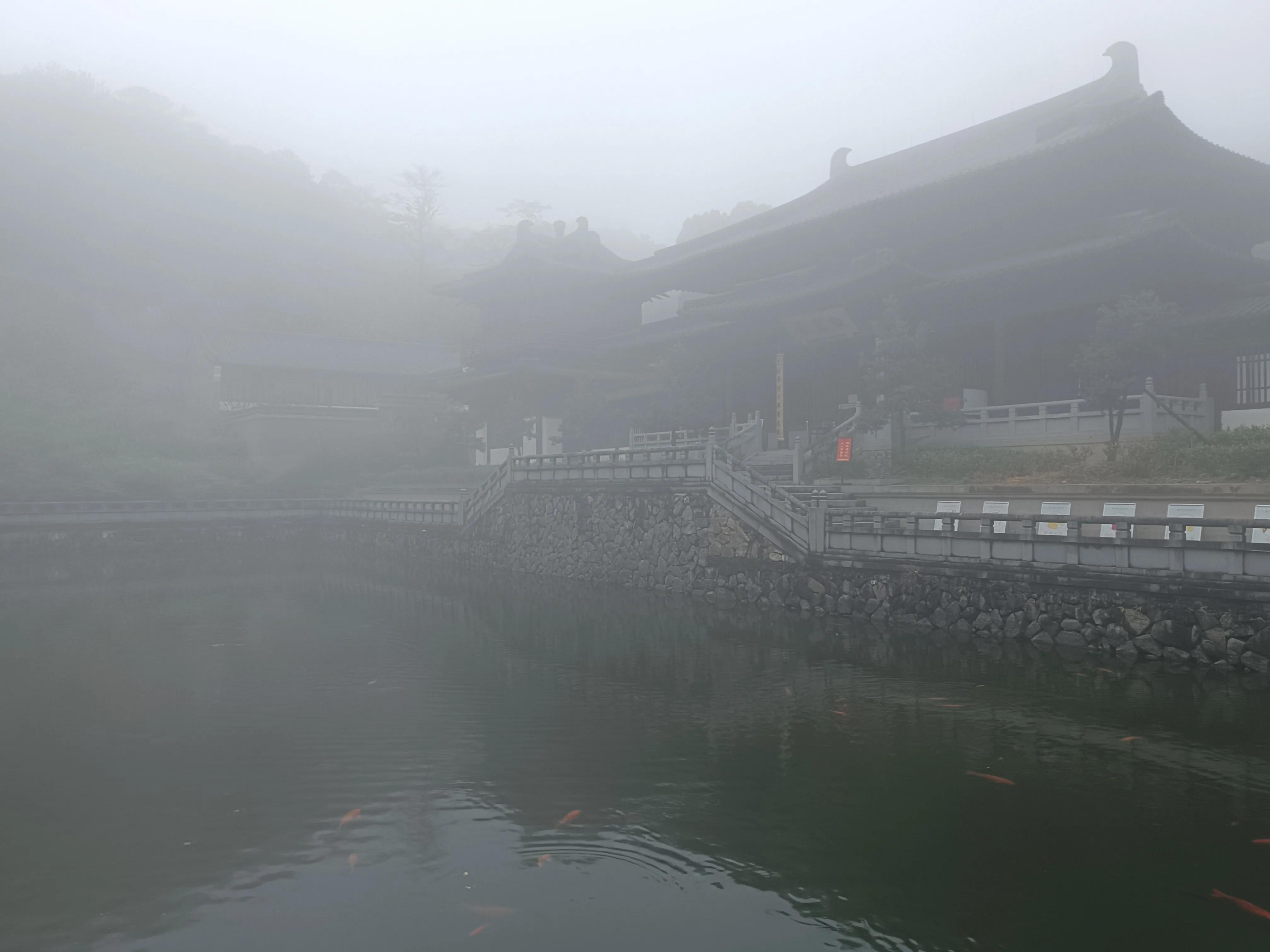 行到水穷处，坐看云起时一一雨游白云山