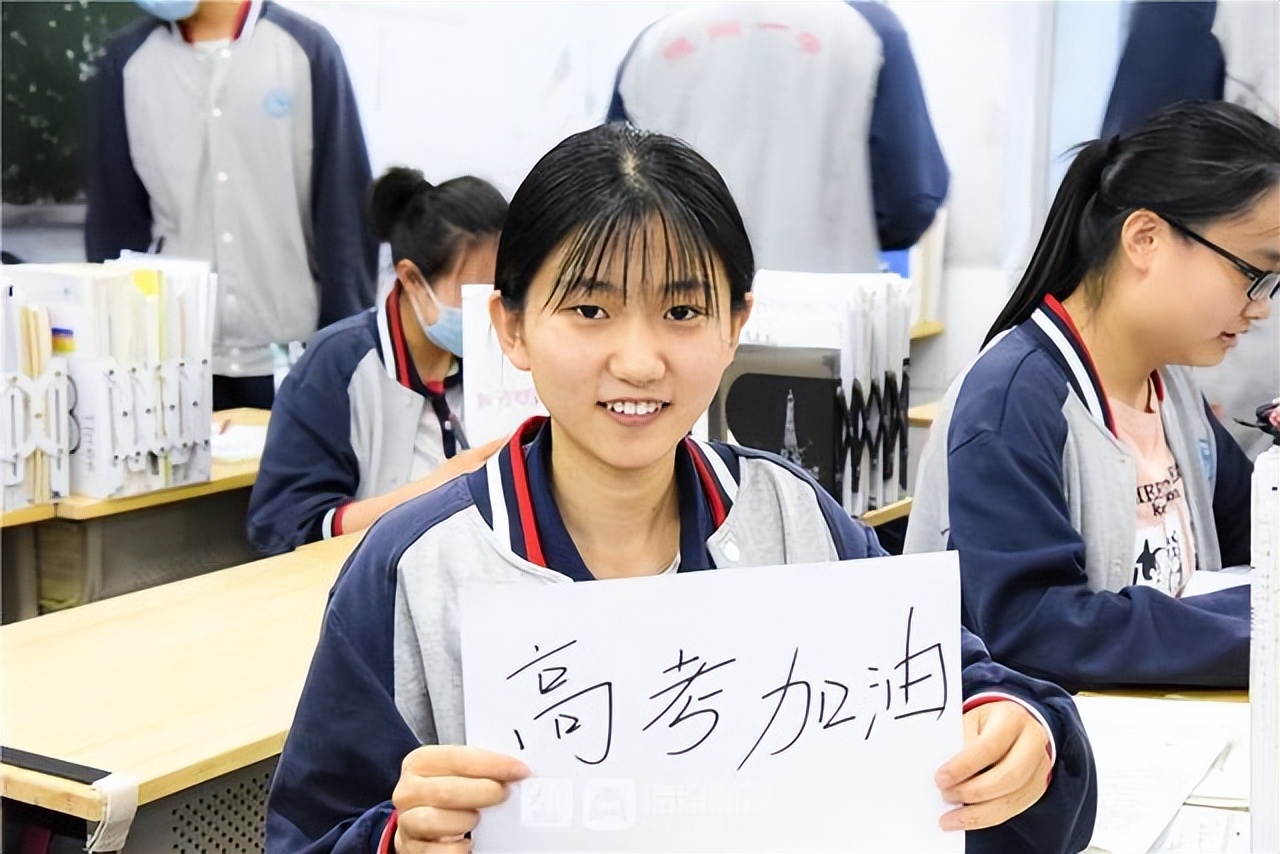 高三学生，4月联考成绩320分，今年还有希望考上大学吗？