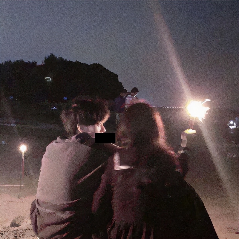 “悄悄在一起的隐晦官宣文案”