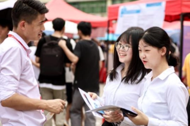 双非毕业生也能进大厂？华为签下“三所大学”，学生就业不愁了