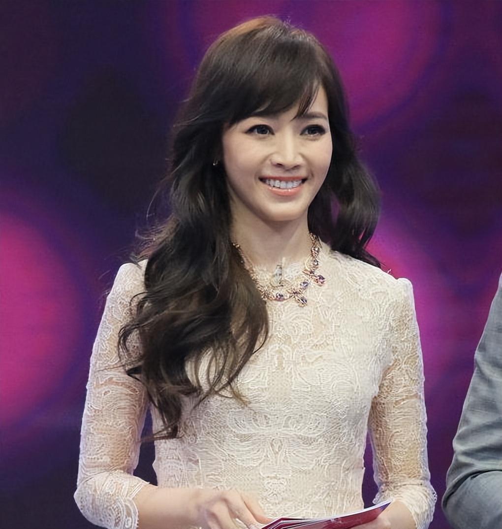 男友不断,曾是周杰伦白月光,侯佩岑以完璧之身嫁入豪门!