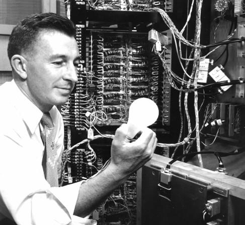 和华为齐名的通信巨头，创业200年的爱立信，是如何活到现在的？