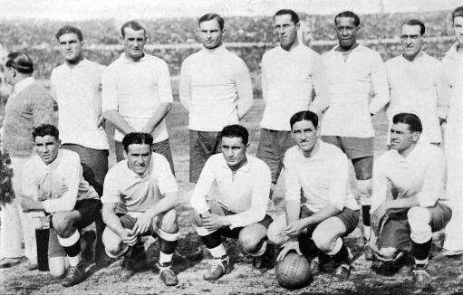 乌拉圭拿过世界杯冠军么(辉煌天蓝军团：乌拉圭足球历史最强11人，远古神佛与绿茵屠夫)