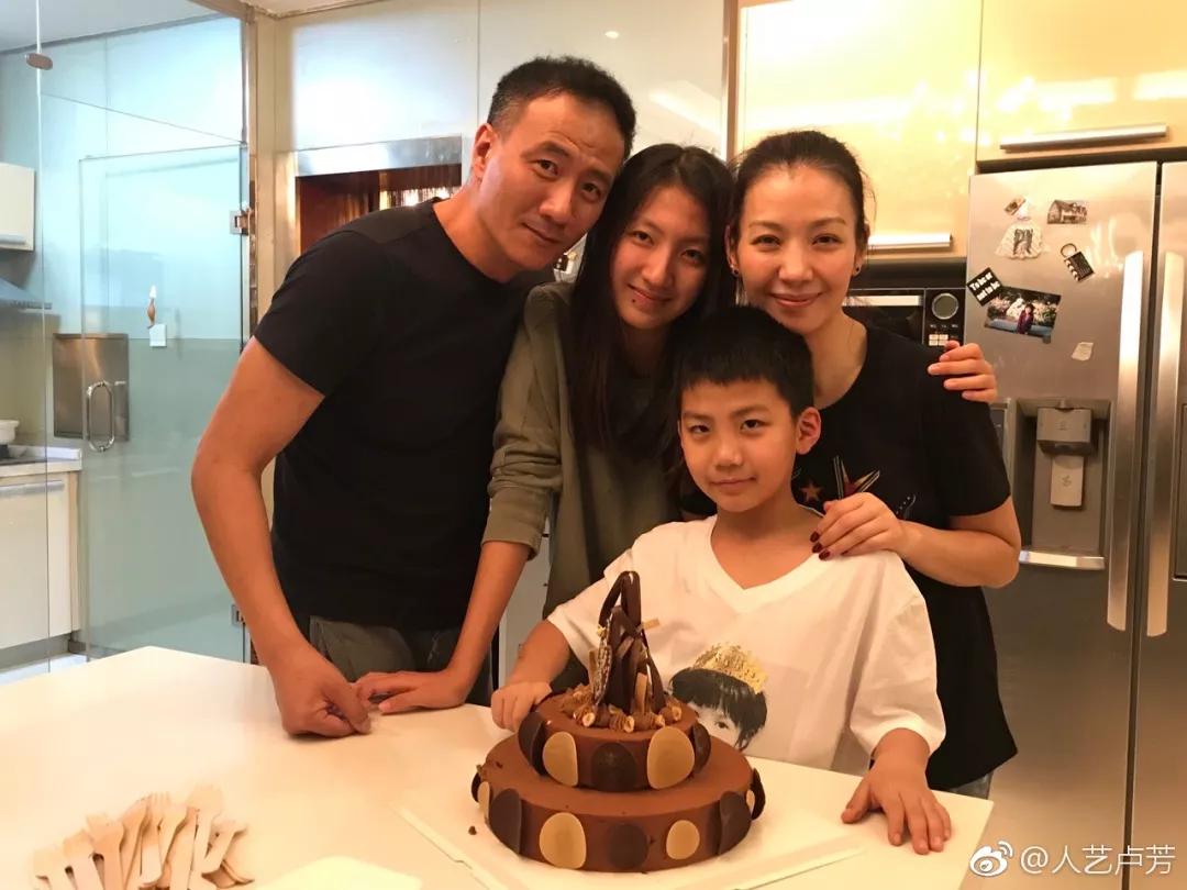 和刘烨拍床戏，迷倒吴京张涵予，这个男星凭什么能“男女通吃”？