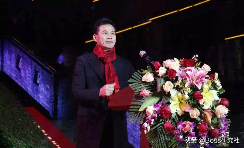 广东佛山十大富豪，共计坐拥7395亿元，杨惠妍身价缩水400亿