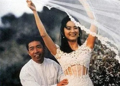 58同城峨眉招聘（12位年过50的美人今昔颜值对比）