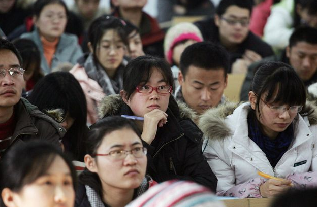 “抱歉，只有博士享受140万安家费”，低学历的廉价，无处不在