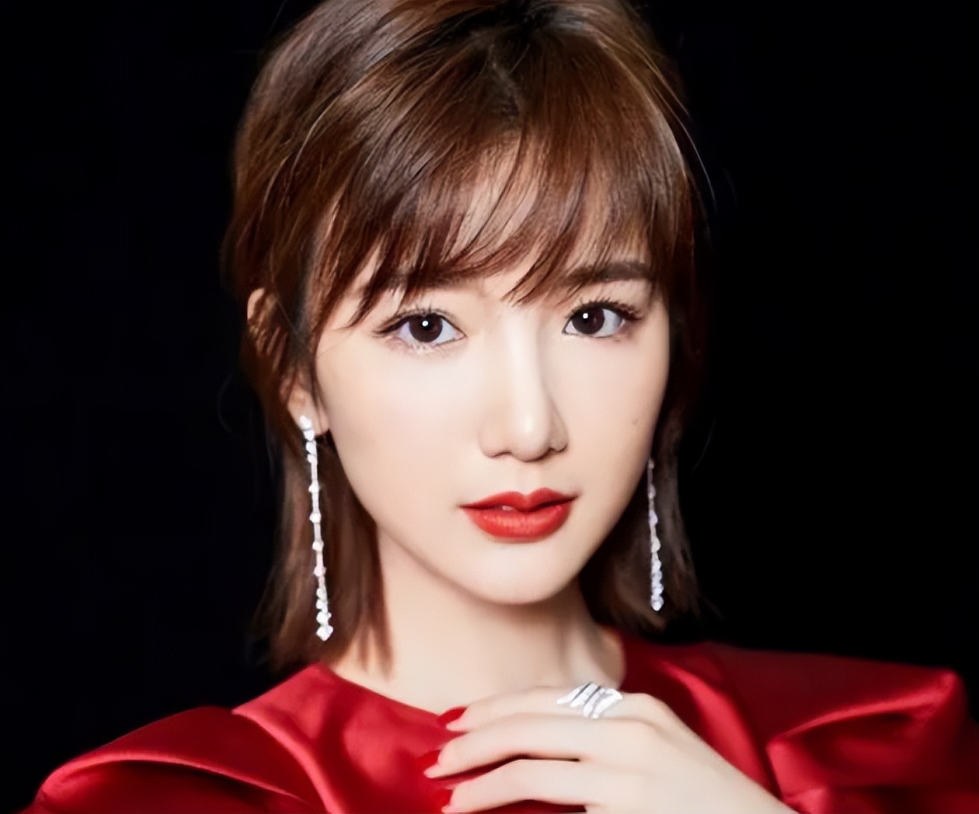 毛晓彤个人资料简介 毛晓彤真实素颜-佳迪双