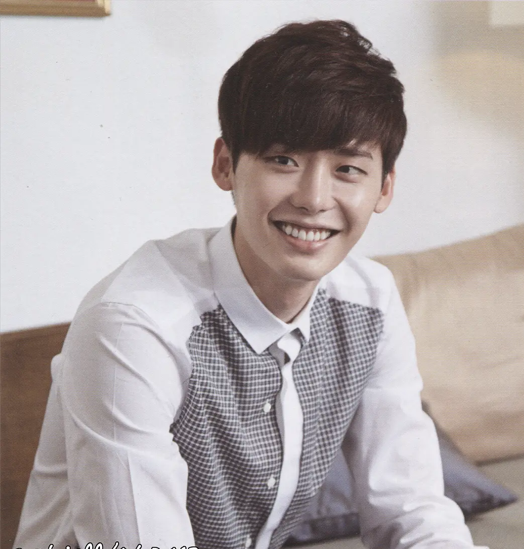 拥有韩剧半壁江山的李钟硕，微微一笑吸引万千少女