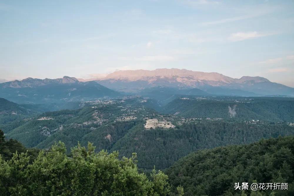 恬靜淡泊,寄情山水,怡然自得