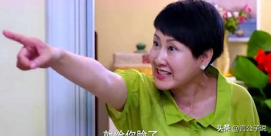 6位被捧成“老戏骨”的女星，个个演技平平，年龄大不等于老戏骨