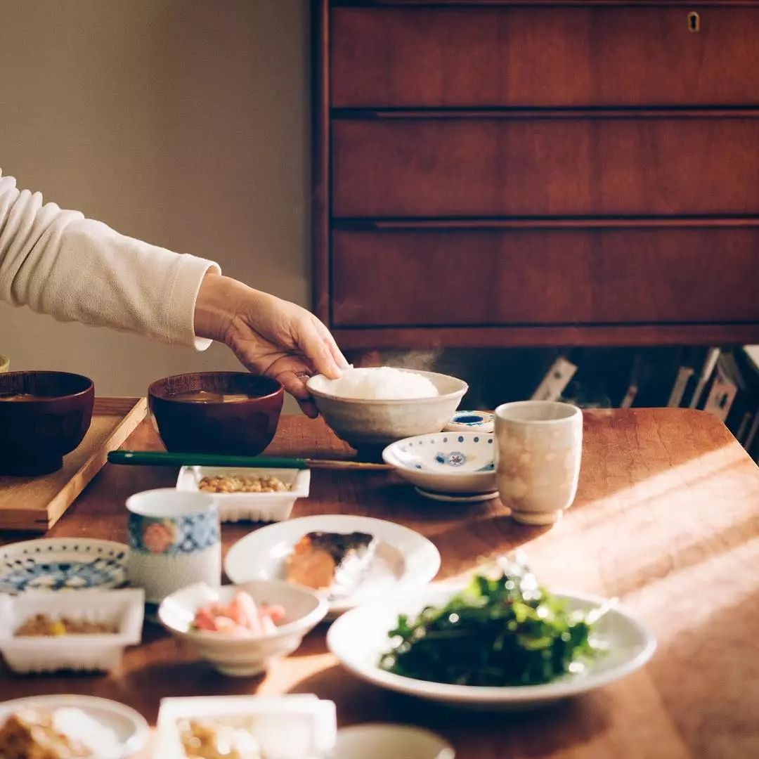 热气腾腾的美食，是对枯燥生活的治愈