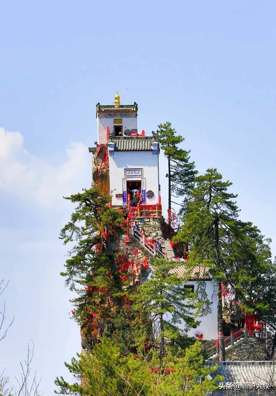 中国旅游卫视(8月强烈推荐！这14个绝美之地，人少景美，太适合夏天去了)