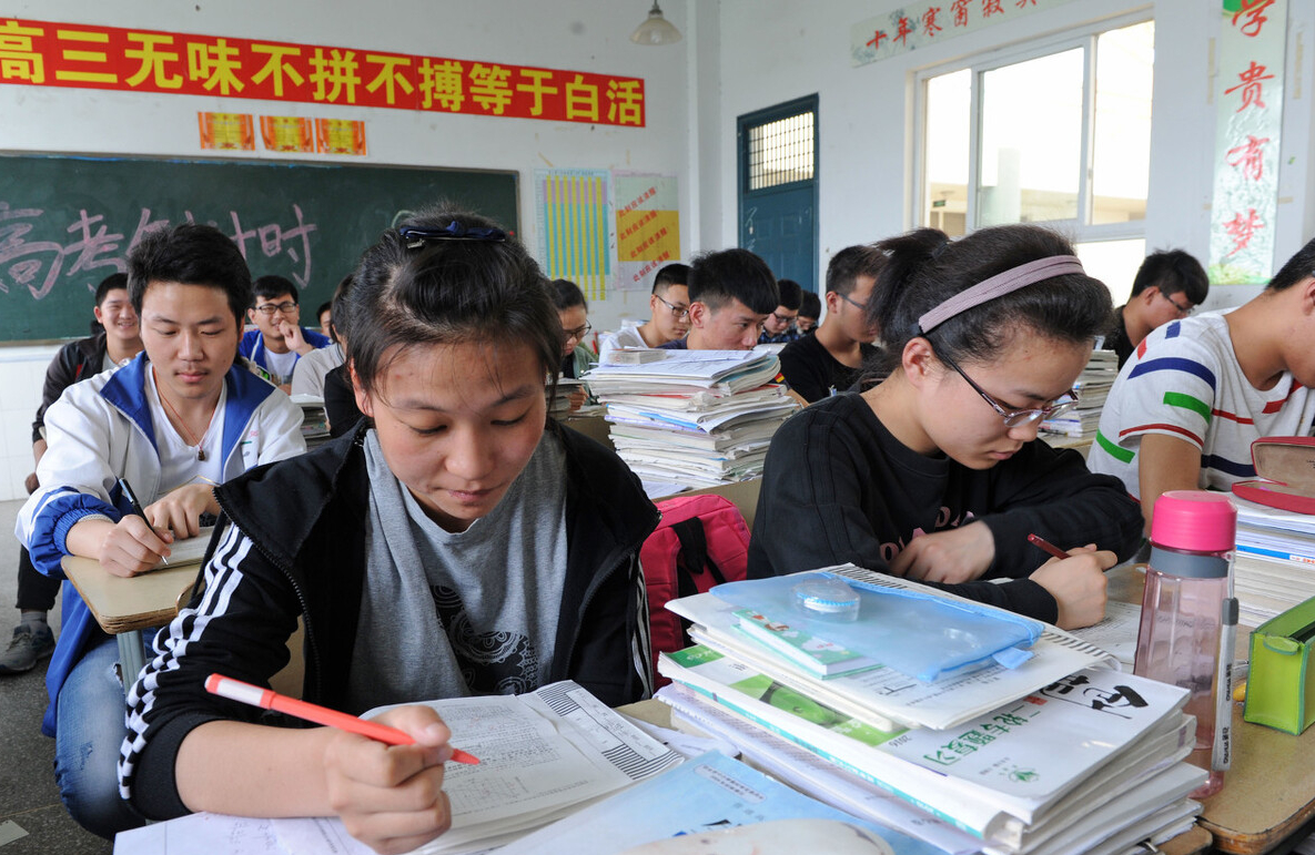 2022高考迎新规，4类学生可能无缘高考，复读生会受到影响吗？