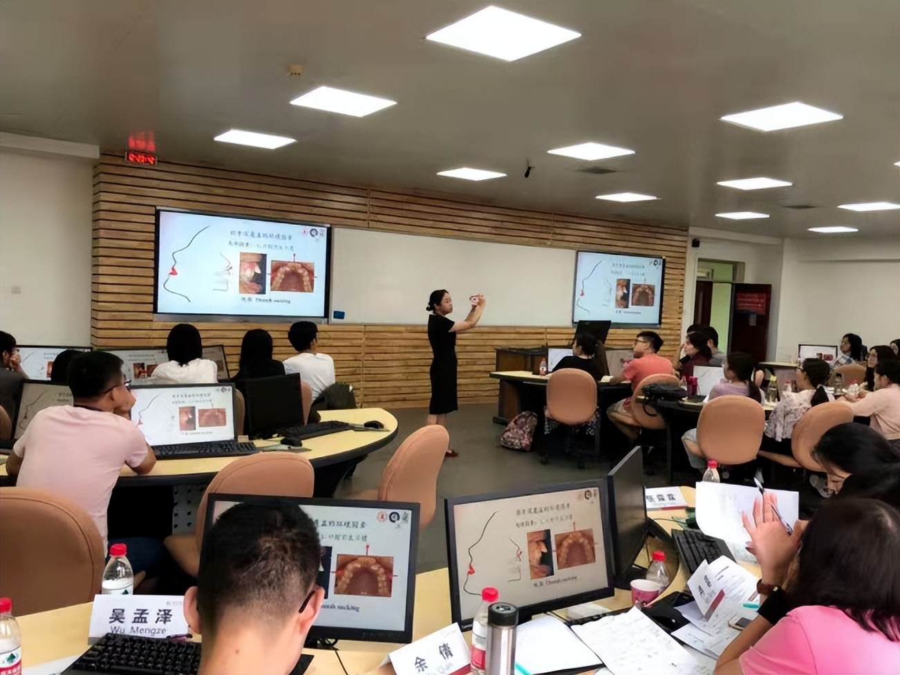 汇天下英才，育大国良医 ！ 欢迎报考川大华西！