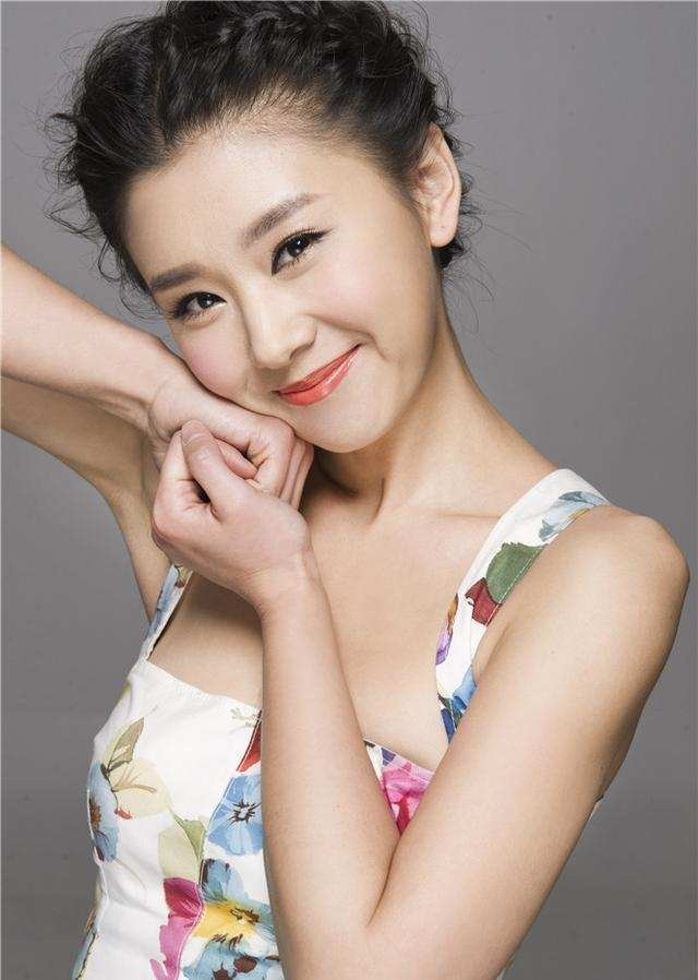 "最干净女星"李小萌,近40岁依旧似少女,出道20年不接吻戏