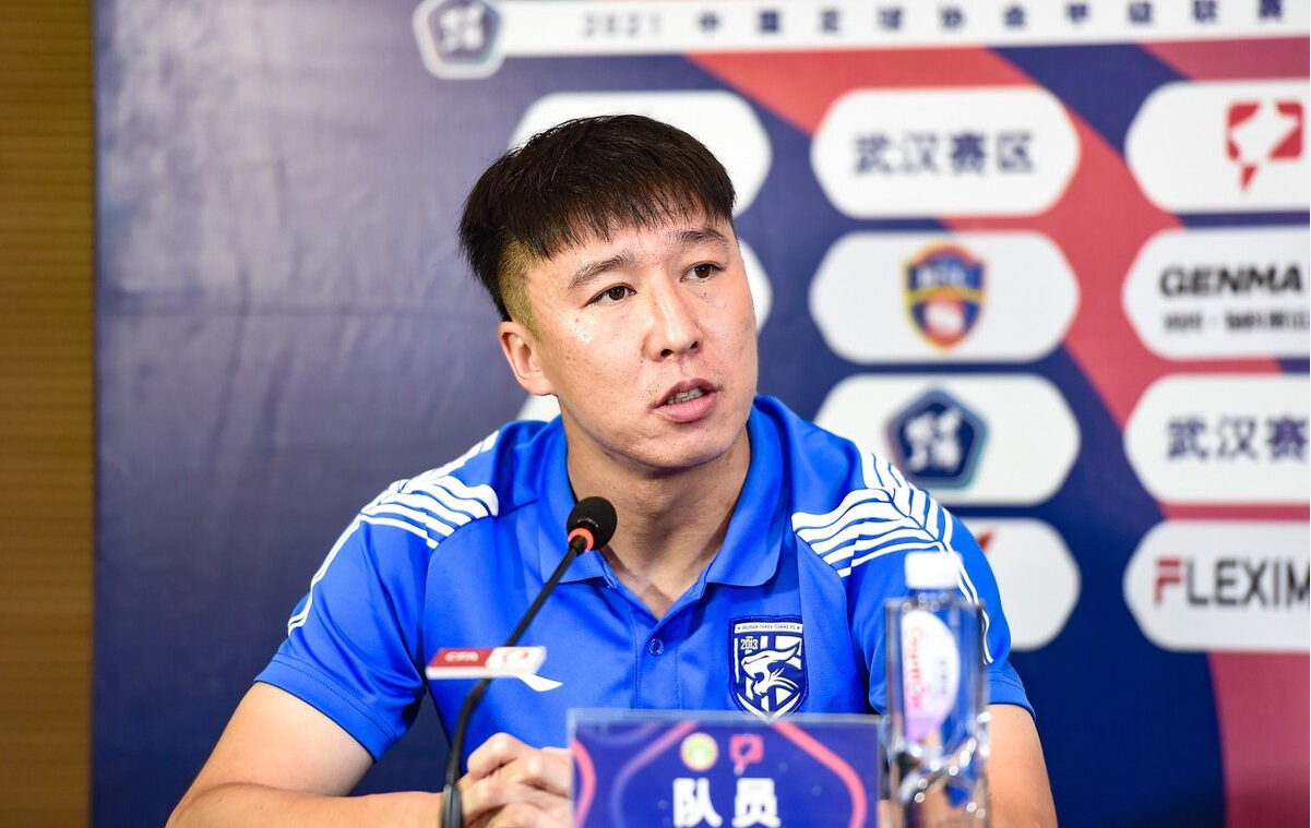 河北队后卫任航加盟武汉三镇(武汉三镇跟国足名将完成新合同,曾是金元