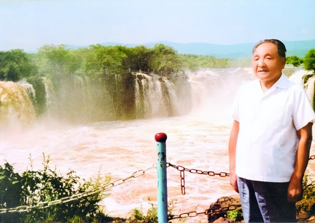 在哪跌倒就从哪爬起（1989年，邓小平提出一个申请，中央慎重考虑后，批示：同意）