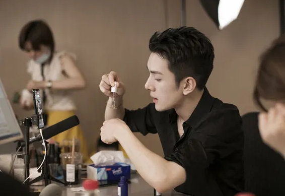 会计岗位介绍（李佳琦招聘会计）