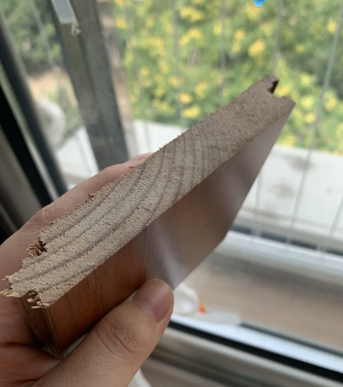 看看我家“廉价版”的卧室装修，功能一个不差，钱却没花多少