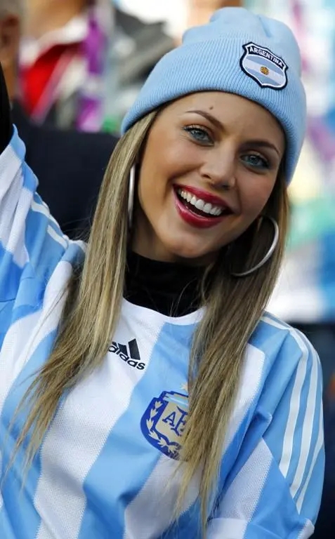 2018世界杯小组赛阿根廷(阿根廷5比0大胜阿联酋，显冠军相，迪马利亚状态神勇，2号是个坑)