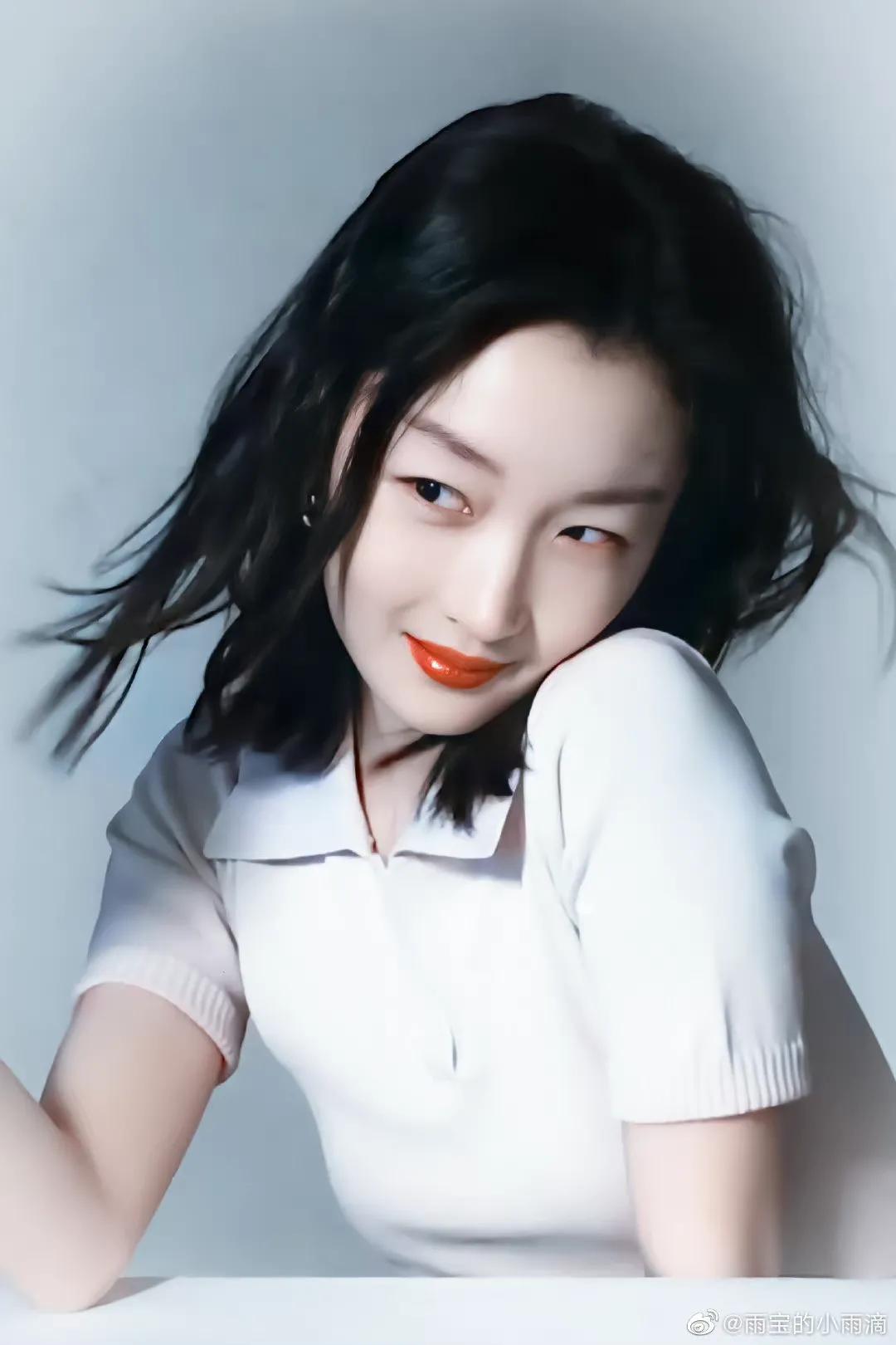 美女明星 周冬雨的眼睛配脸型真的是绝配太美了