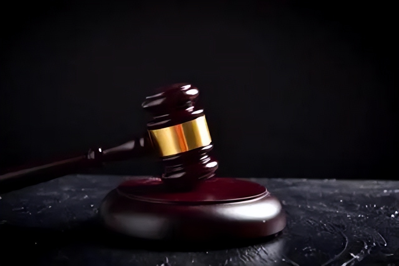 案例：已婚男出轨女教师，5年地下恋情被妻子带警察抓包