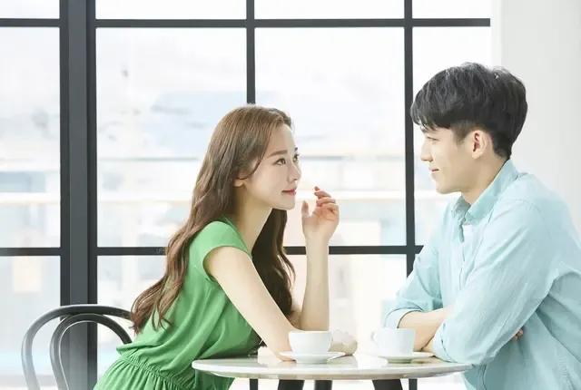 1997年上海连环诈骗犯被捕，31岁男性扮女留学生，同居半年没露馅