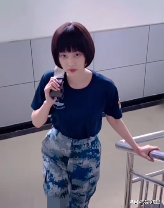 《我爱轰炸机》计日而待，张晚意空军上尉出镜，女主亦是美若天人